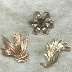 3 Brooches (Costume Jewelry)